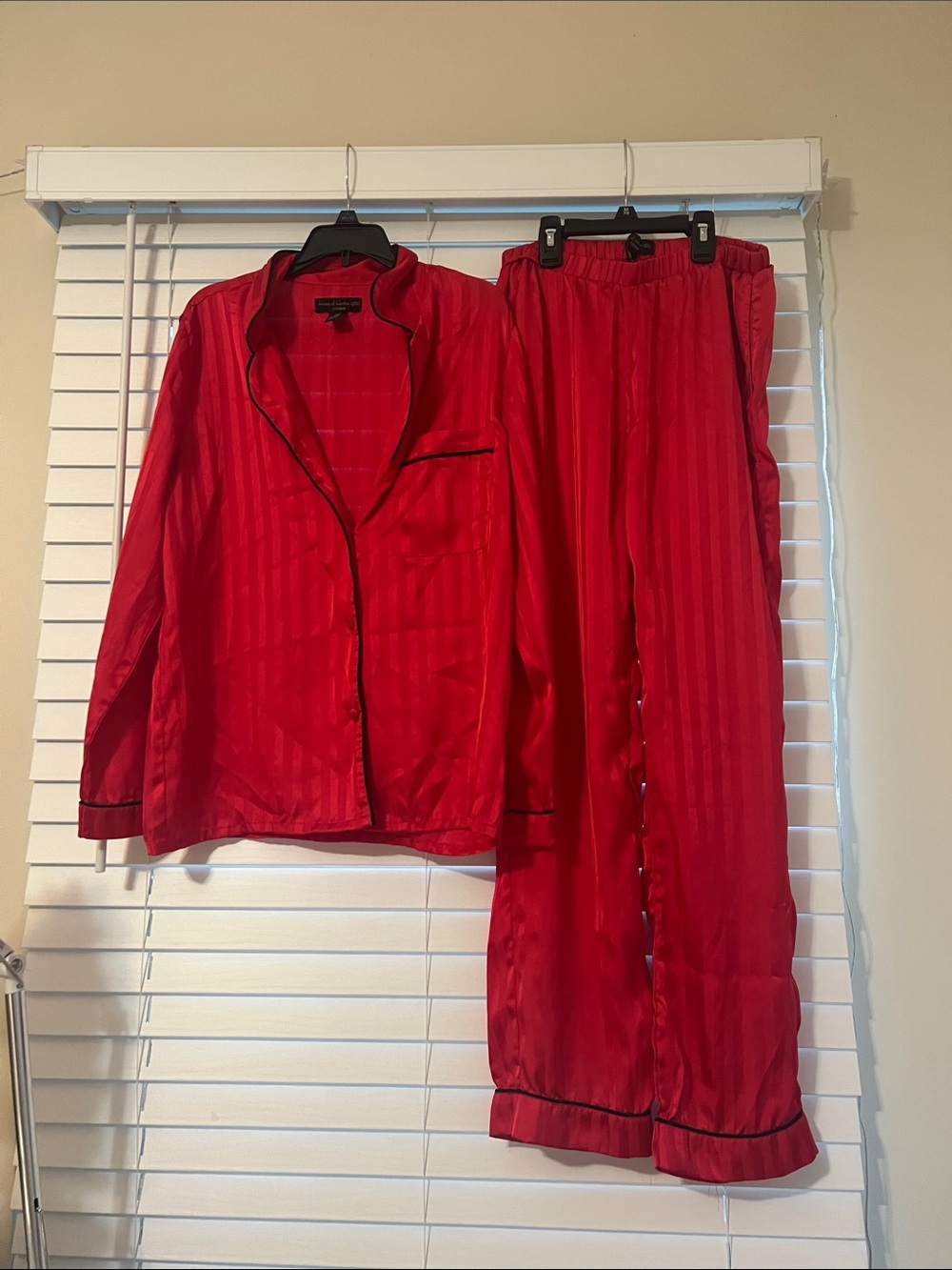 House of Harlow 1960 Red Satin Pajama Set with Black Trim Size S